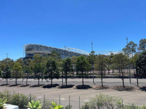 Modern 3B2B apt with superb stadium view at sydney olympic park, Sydney